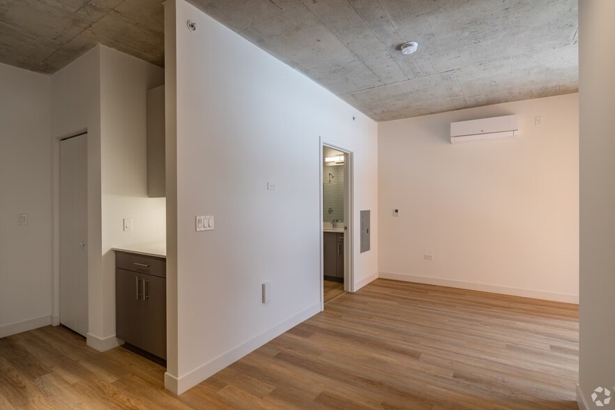 Building Photo - 521 50th Ave