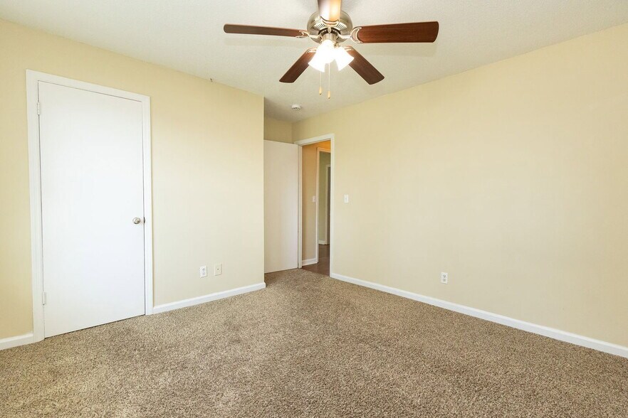 Building Photo - 16 Indigo Ln