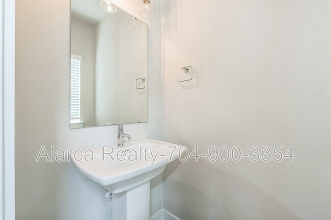 Building Photo - 1311 Millpark Ln