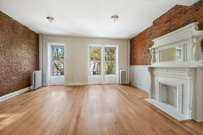 Building Photo - 418 Macon St