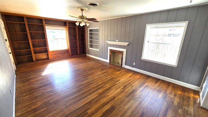 Building Photo - 1720 23rd St