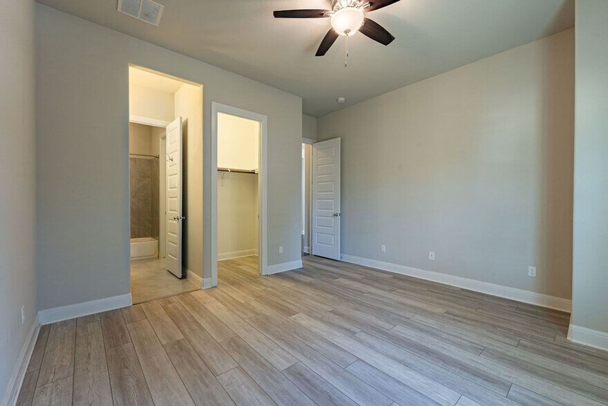 Building Photo - 205 Barefoot Park Ln