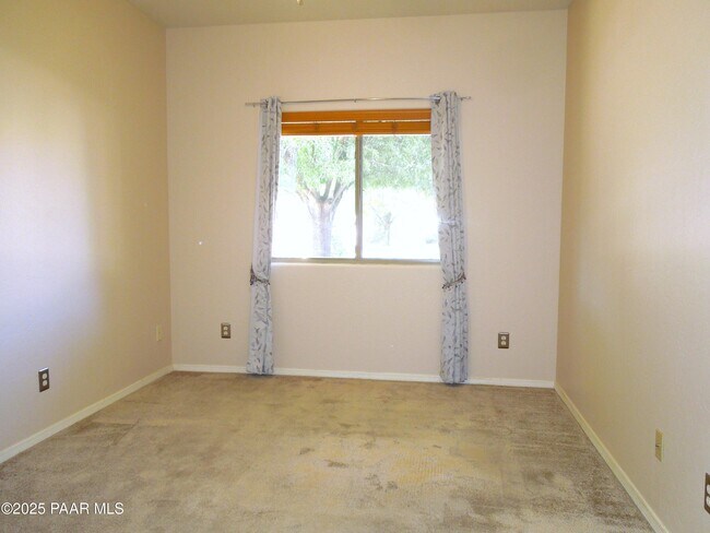 Building Photo - 5819 N Bronco Ln