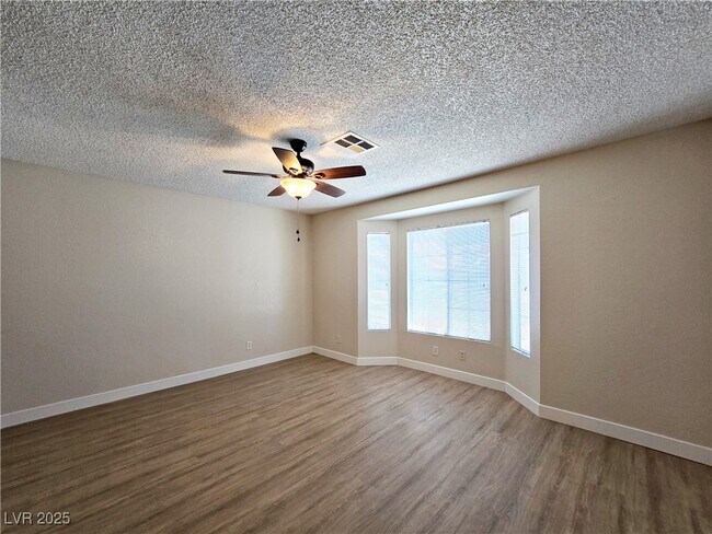 Building Photo - 761 Butternut Ct
