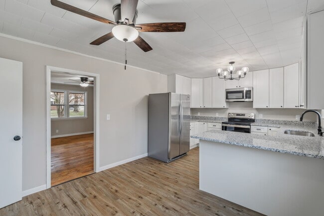 Building Photo - 117 Gayle Ave