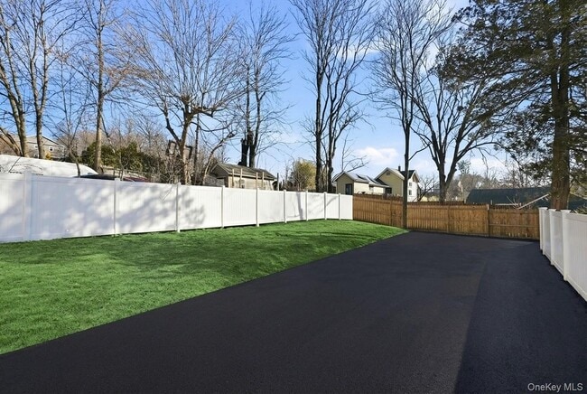 Building Photo - 76 N Kensico Ave