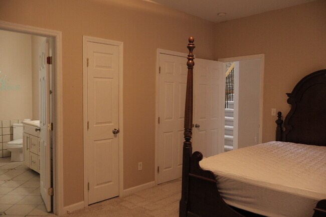 Building Photo - Expansive Mostly-Furnished Residence featuring 3 Bedrooms, a Completed Basement, and a Loft Space