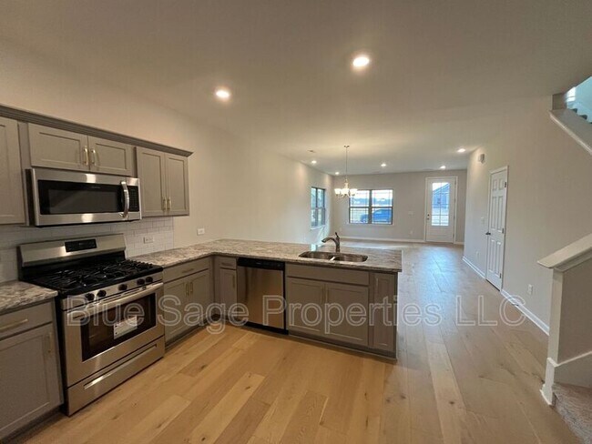 Building Photo - 16423 Demi Dr