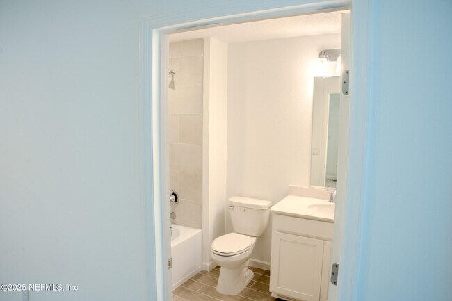 Building Photo - 2221 Windward Cay Ln