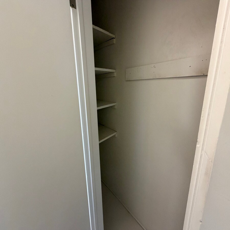 Building Photo - 1525 6th St