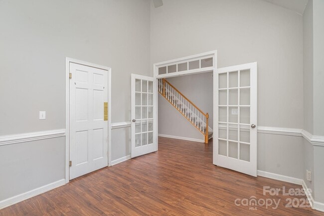 Building Photo - 10010 Gladwick Ct