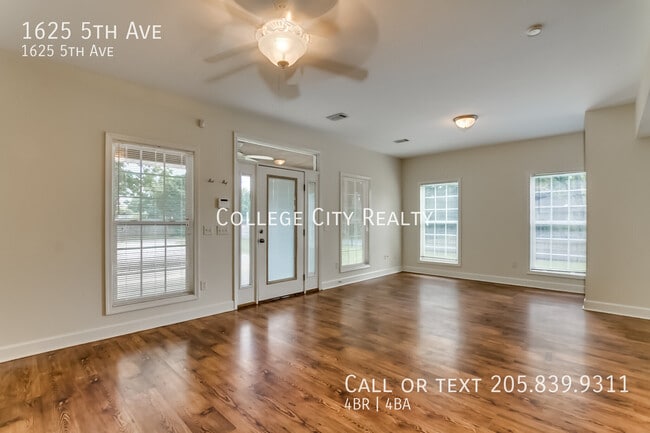 Building Photo - 1625 5th Ave
