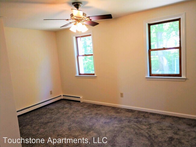 Building Photo - 221 Park St