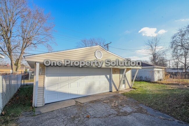Building Photo - 6615 Rhode Island Ave