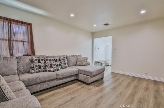 Building Photo - 13912 Regentview Ave