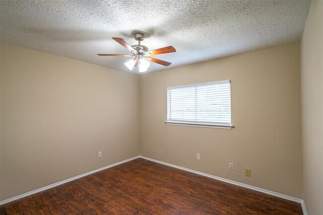 Building Photo - 1815 Ripple Creek Dr