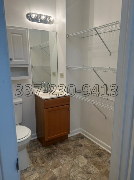Building Photo - 209 Armand St