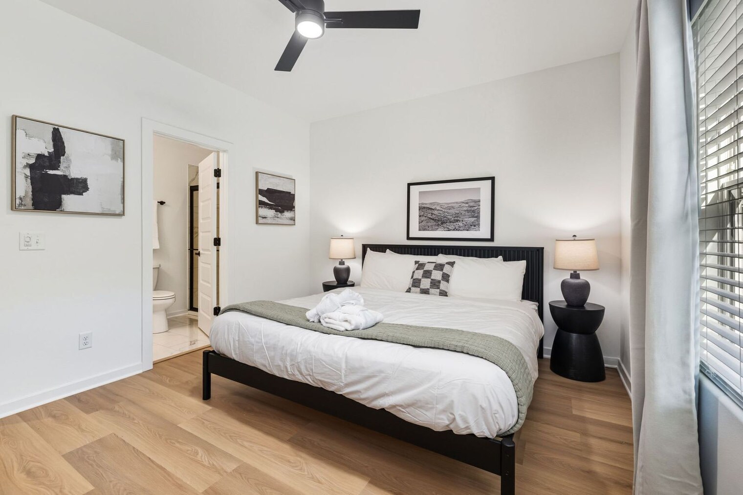 Building Photo - 1324 Van Buren Ave