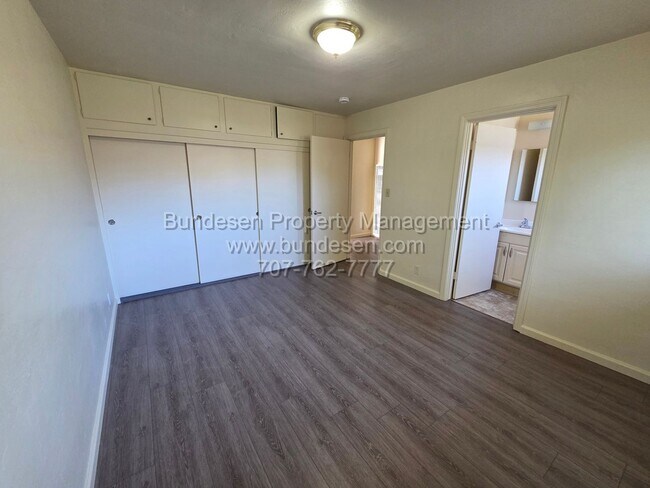 Building Photo - Clean Eastside Petaluma Home - 3BD/2BA ~132 Maria Drive