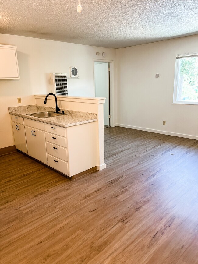 Building Photo - 1351 Arcadian Ave