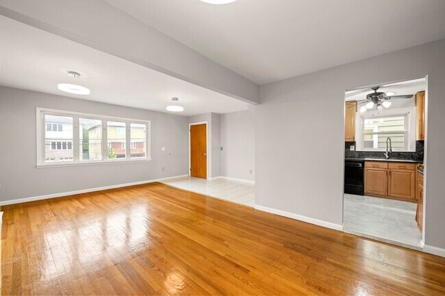Building Photo - 51 Isabella Ave