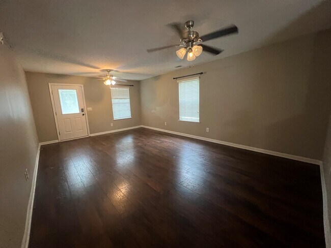 Building Photo - 1666 Mossberg Dr