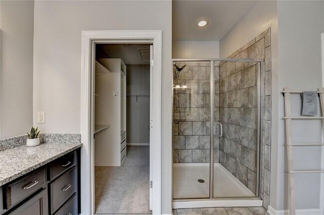 Building Photo - 2540 Maple Ridge Ln