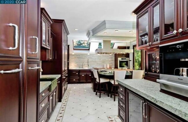 Building Photo - 136 El Centro