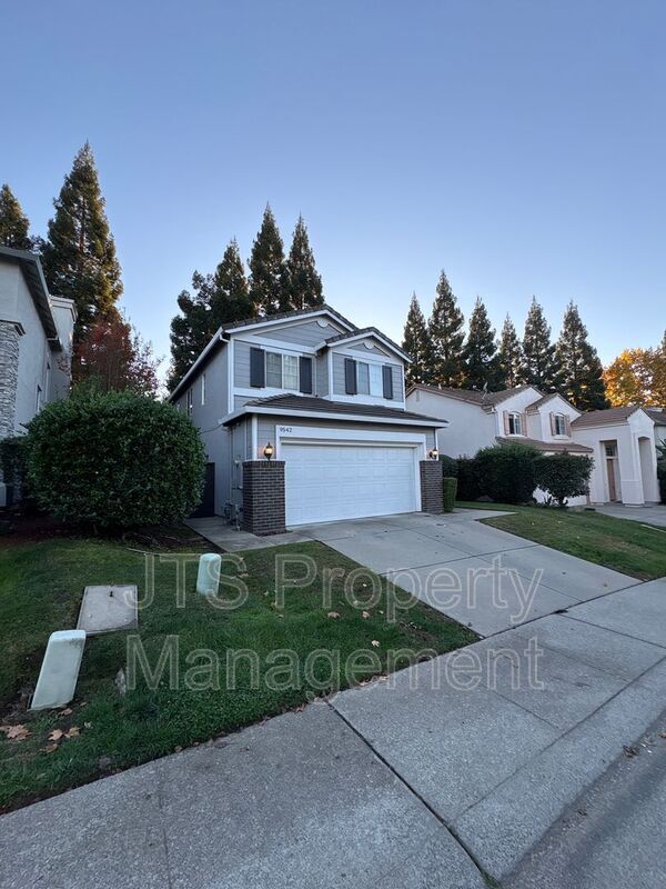 Building Photo - 9542 Windrose Ln