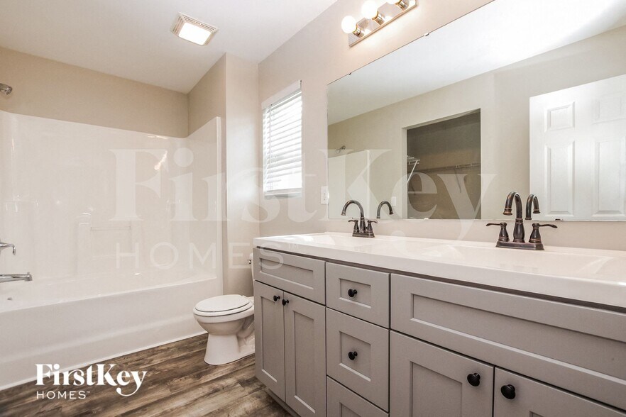 Building Photo - 1425 Logan Patrick Court