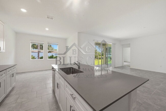 Building Photo - 3048 Country Side Dr