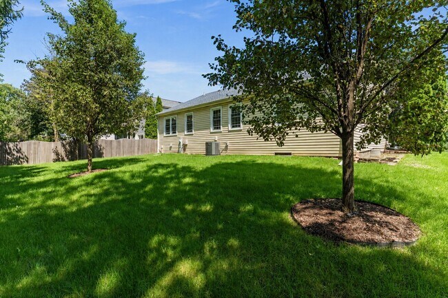 Building Photo - 198 Mistwood Ln