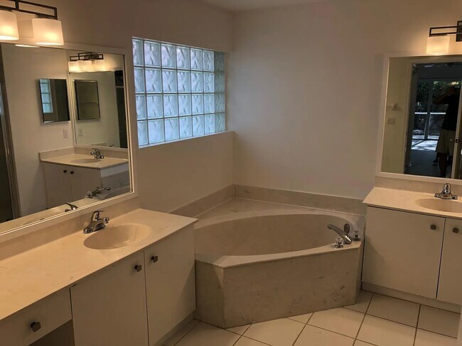 Building Photo - 22875 Barrister Dr