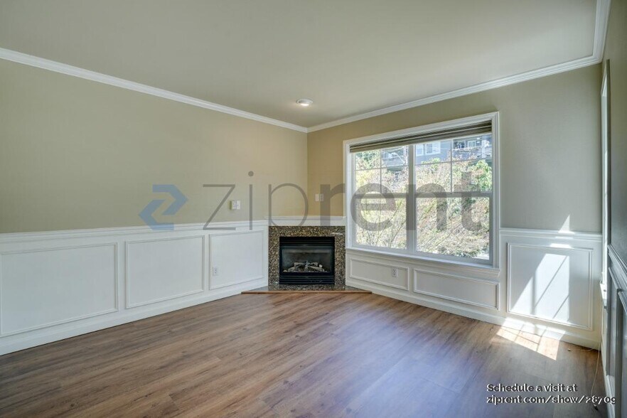 Building Photo - Unit A