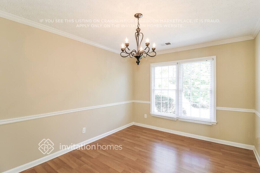 Building Photo - 3061 Lakecrest Dr