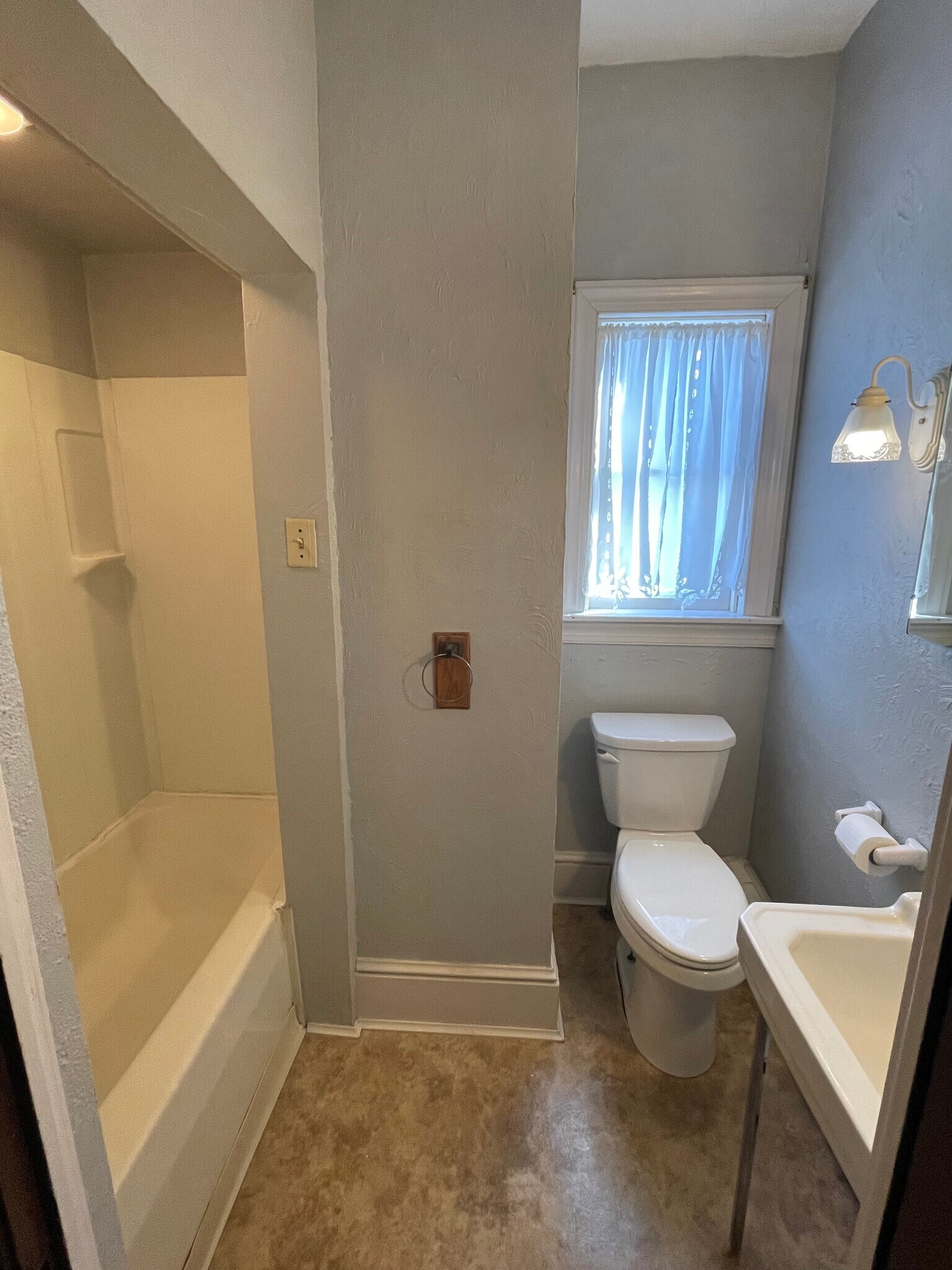 Building Photo - 156 S Broad St