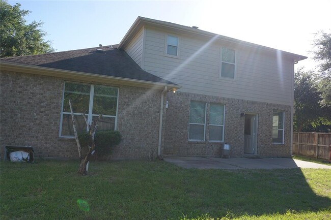 Building Photo - 17238 Laguna Trail Dr