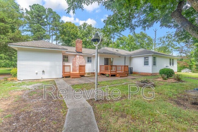 Building Photo - 8000 Curtis Rd