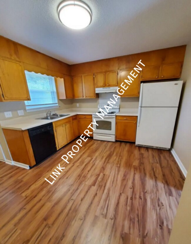 Building Photo - 4911B Marylin Lane-