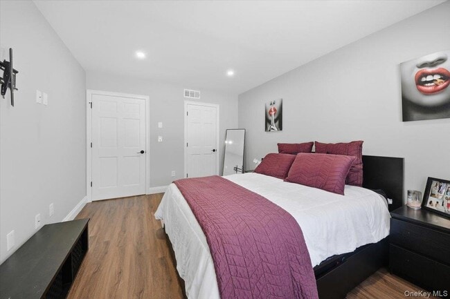 Building Photo - 180 Heritage Hills