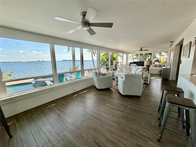 Building Photo - 980 Boca Ciega Isle Dr
