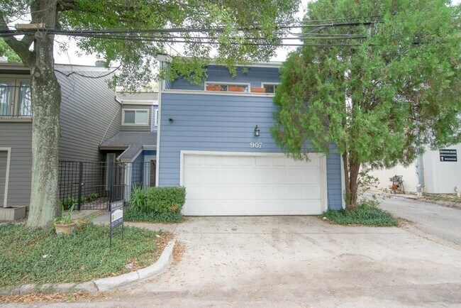 Building Photo - 907 Hawthorne St