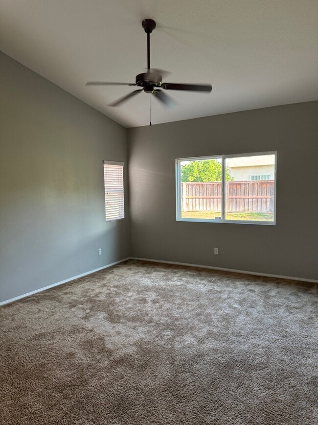 Building Photo - 2274 Purple Finch Ct
