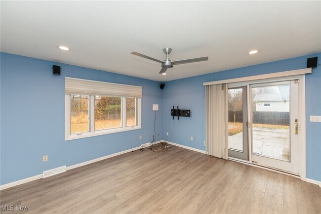 Building Photo - 2500 Deborah Dr