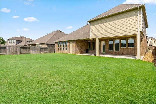 Building Photo - 20302 Rosegold Way