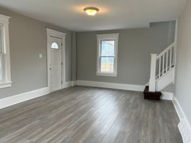 Building Photo - Recently Renovated 3-Bedroom, 1-Bath Home in Pleasantville