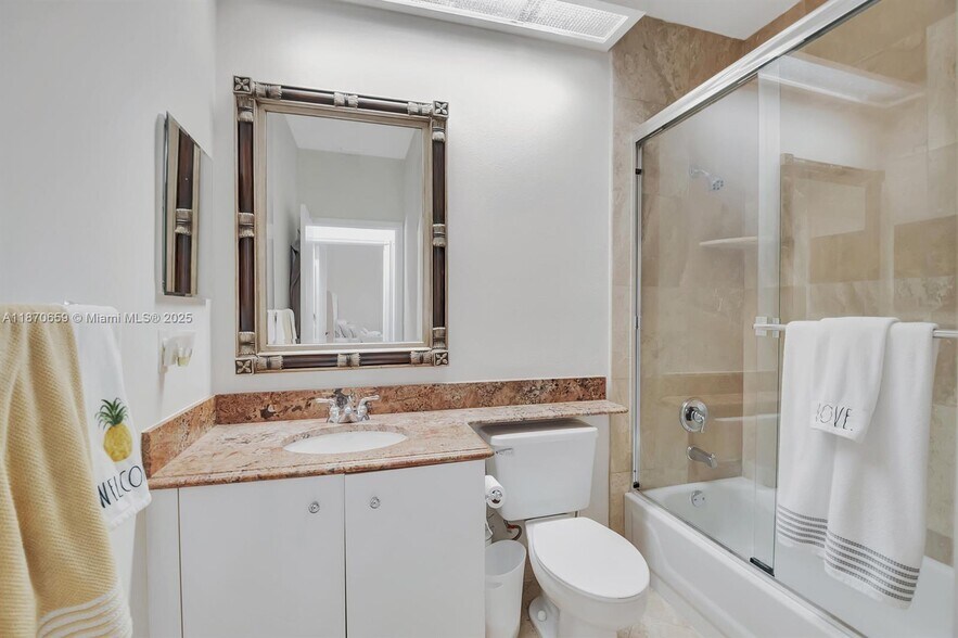 Building Photo - 19314 King Palm Ct