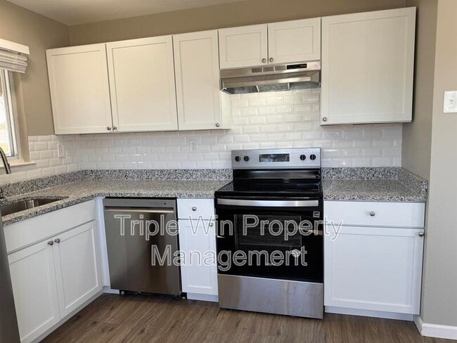 Building Photo - 5122 Ville Maria Ln