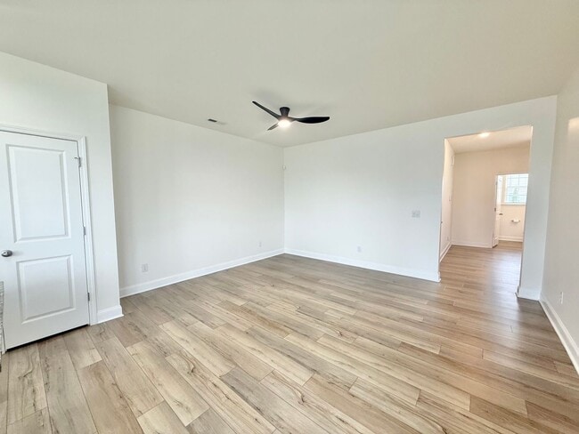 Building Photo - 1826 Grassy Falls Ln