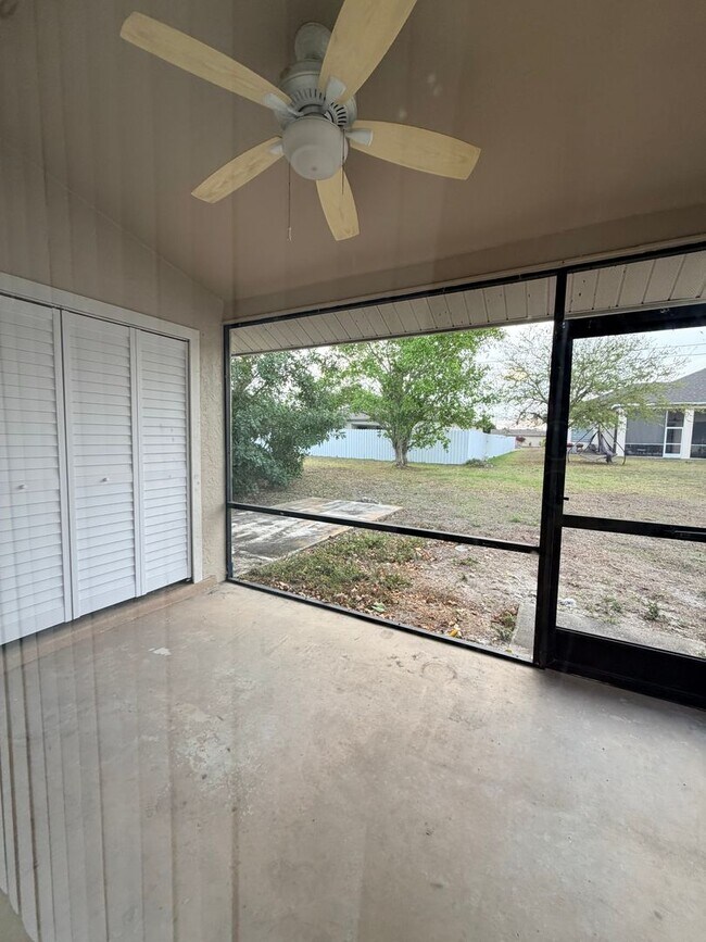 Building Photo - 2 Bed/1 bath Centrally Located~